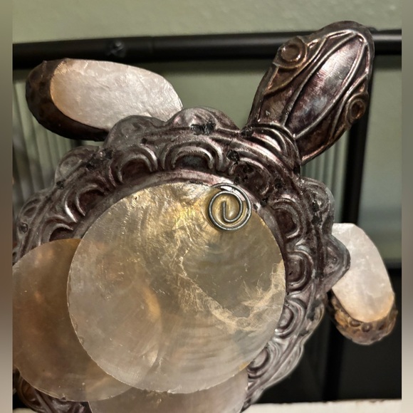 Stunning Sea Turtle Capiz shells Sculpture with strong intricate metal designs - Picture 2 of 6